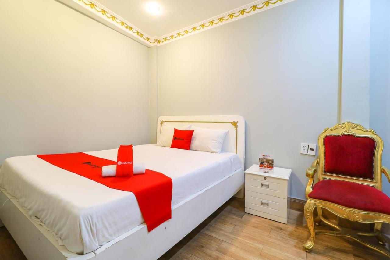 Reddoorz Bui Vien Walking Street Cidade de Ho Chi Minh Exterior foto