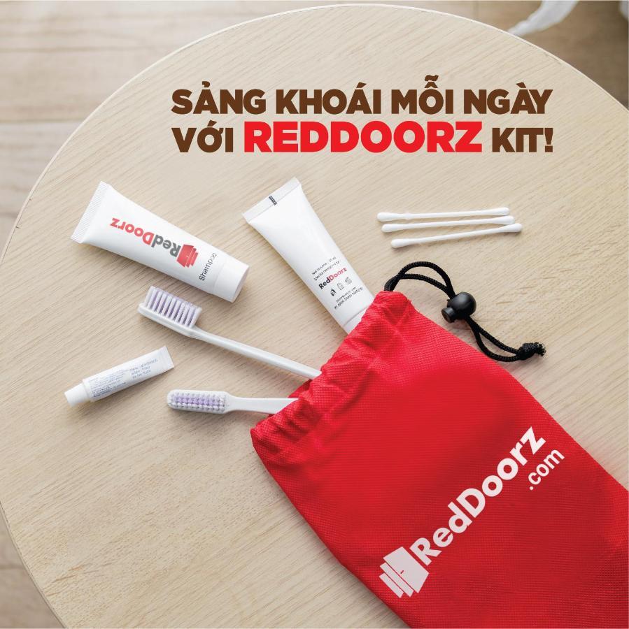 Reddoorz Bui Vien Walking Street Cidade de Ho Chi Minh Exterior foto